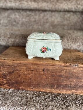 White Porcelain Decorative Trinket Box with Floral Motif